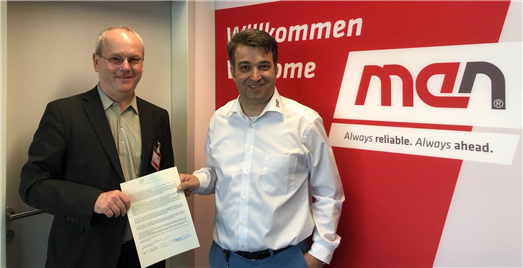 B.A.U.M.-Vorstand Dieter Brübach und Efstratios Petrellis, Mitglied der Geschäftsleitung von MEN